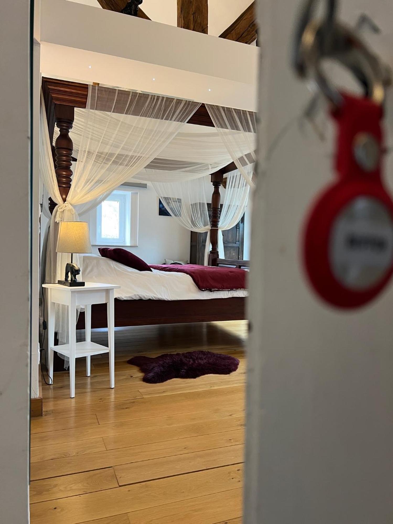 Le Prieure De Buffon Bed and Breakfast Rum bild