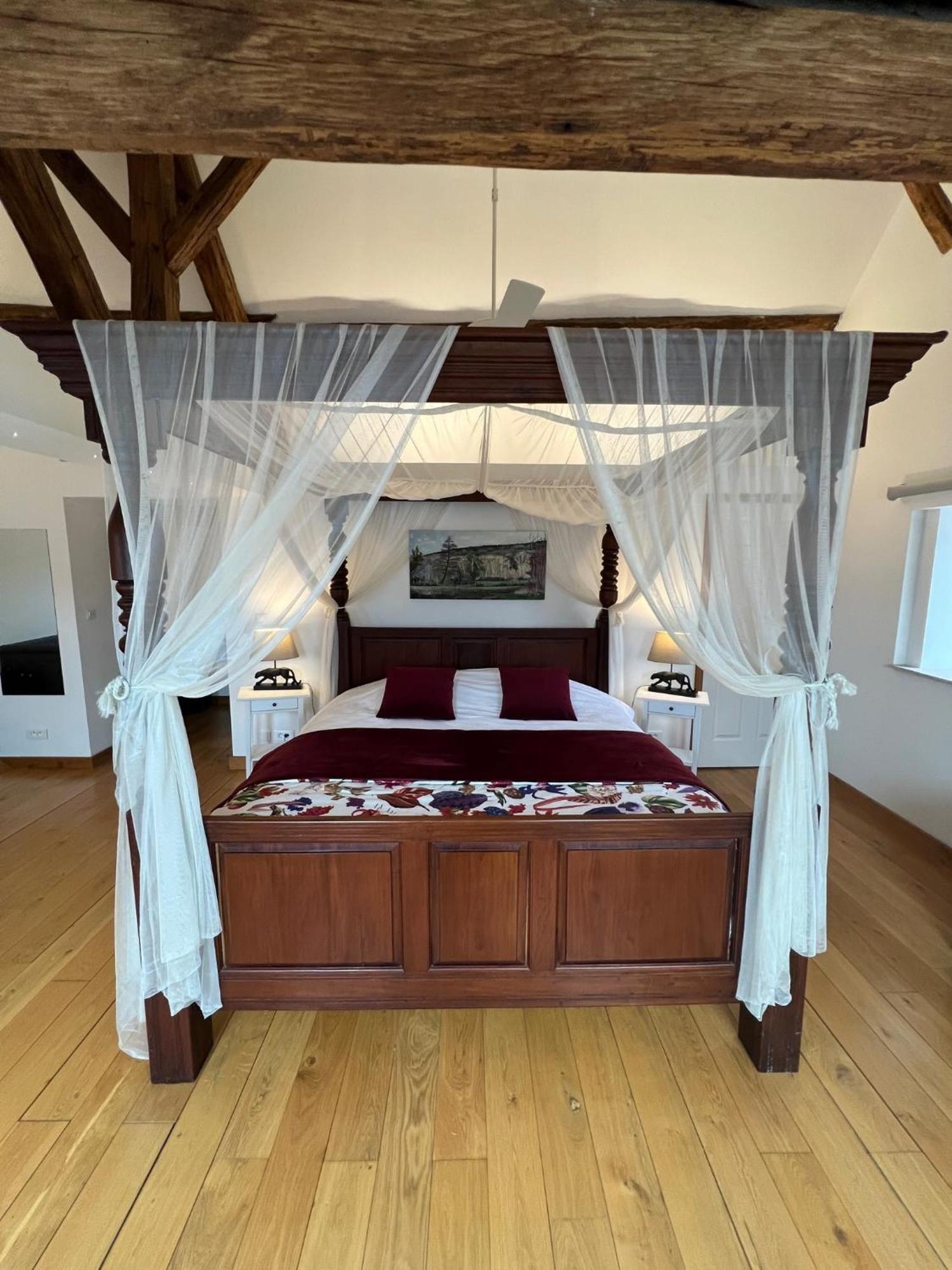 Le Prieure De Buffon Bed and Breakfast Rum bild