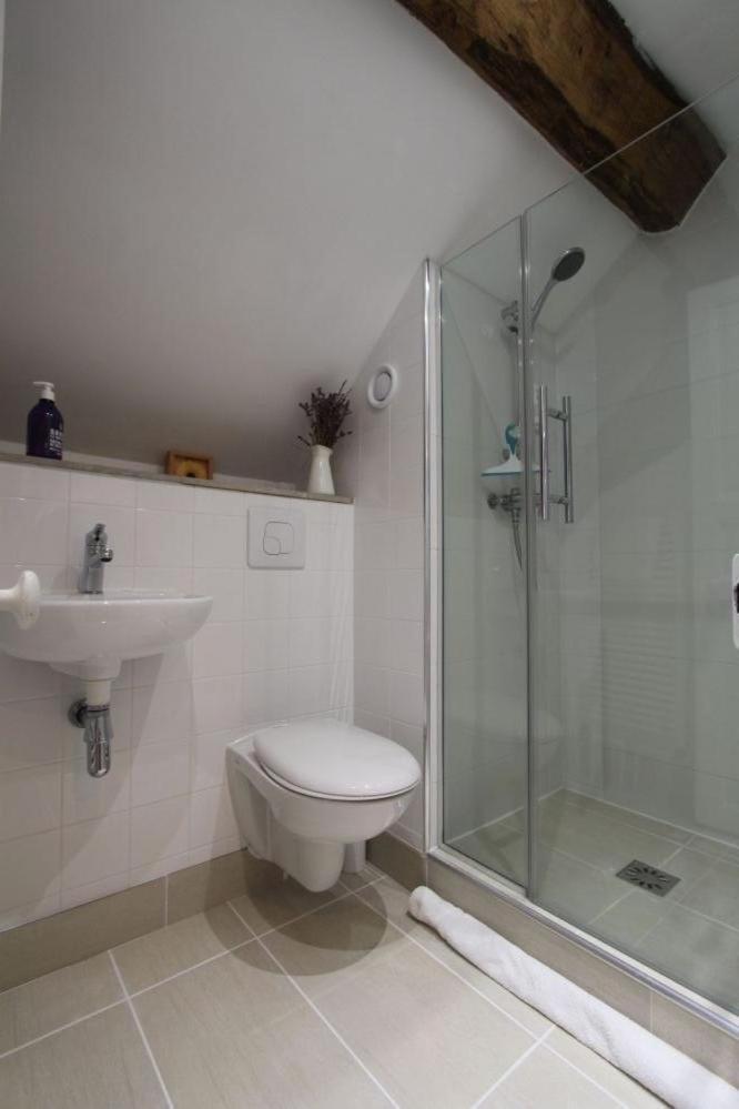 Le Prieure De Buffon Bed and Breakfast Rum bild