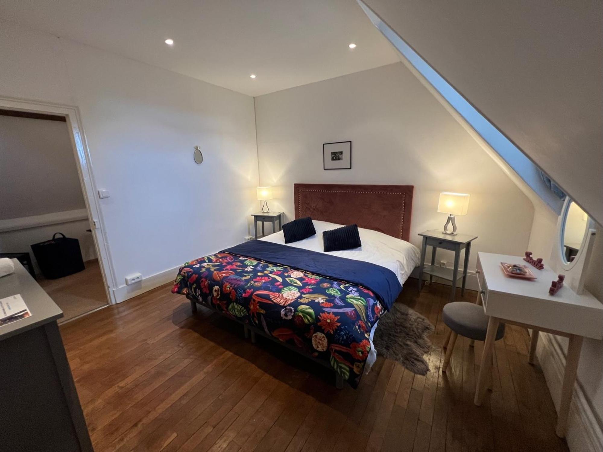 Le Prieure De Buffon Bed and Breakfast Rum bild