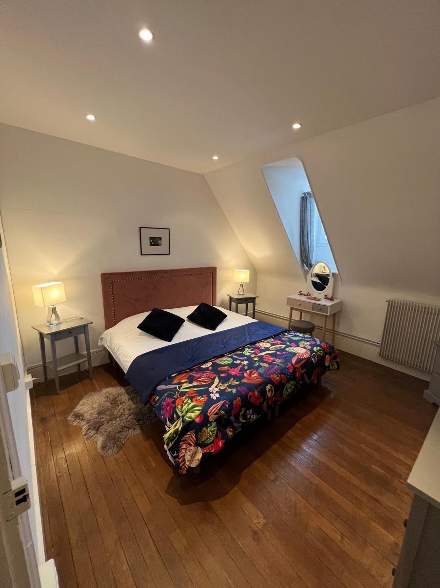 Le Prieure De Buffon Bed and Breakfast Rum bild