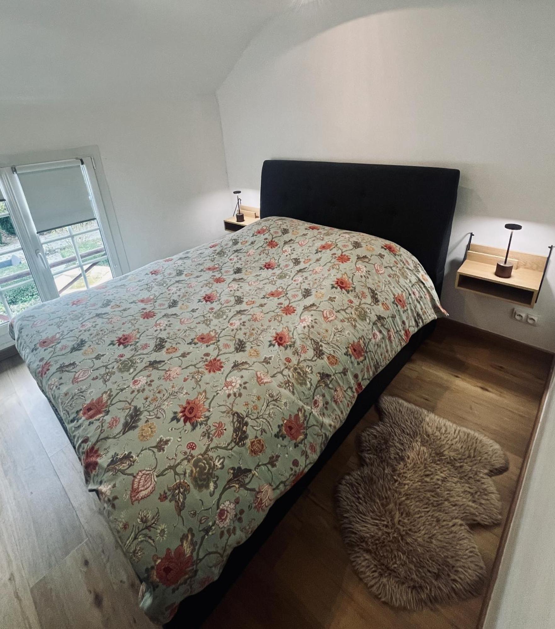 Le Prieure De Buffon Bed and Breakfast Rum bild
