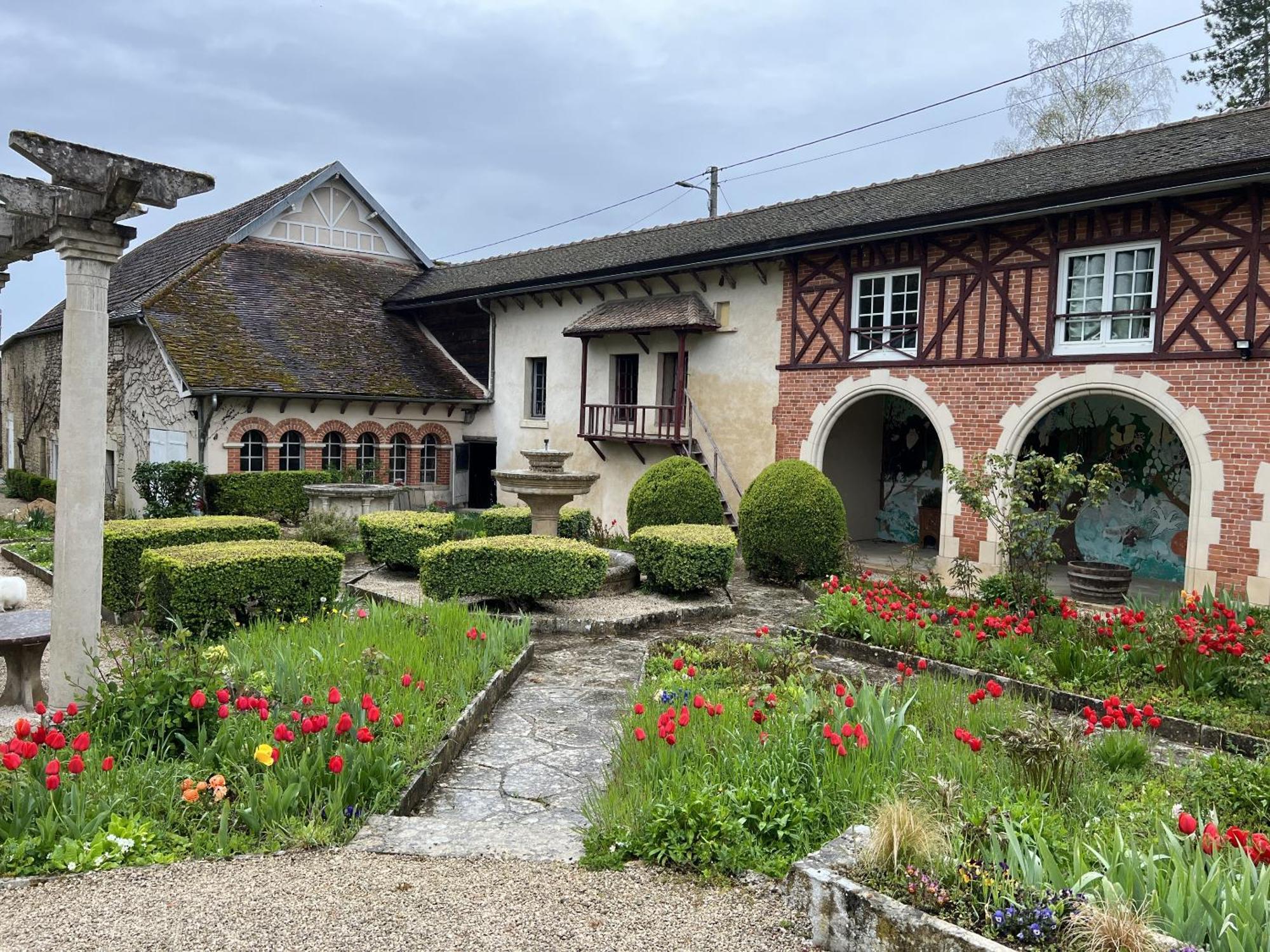Le Prieure De Buffon Bed and Breakfast Rum bild